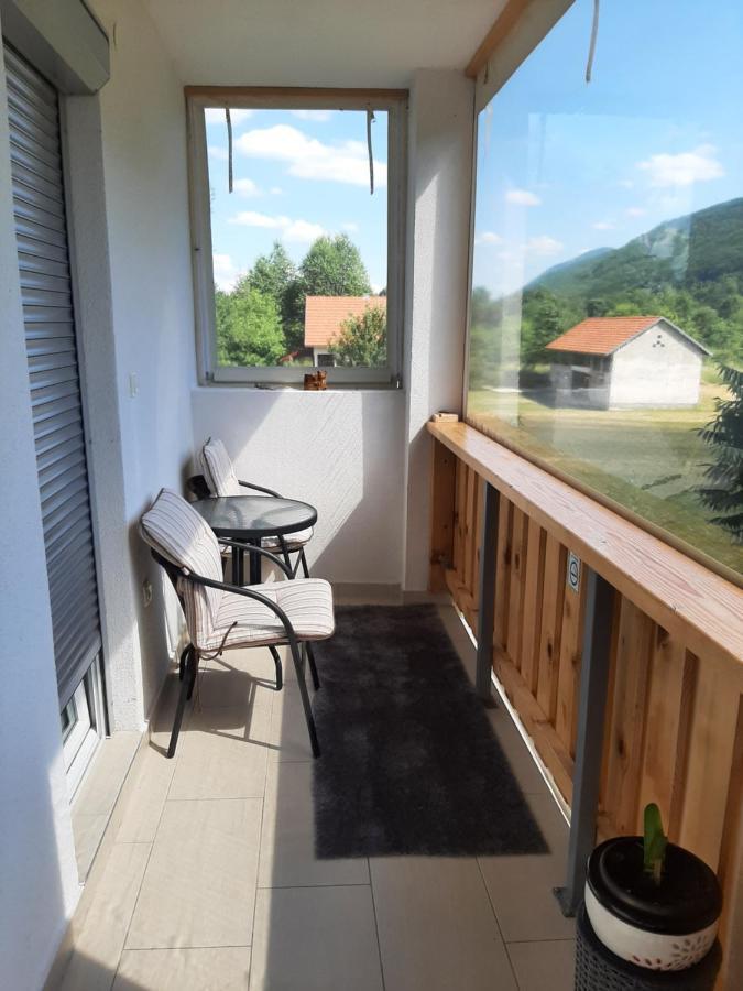 Apartments Paradise Licko Petrovo Selo Dış mekan fotoğraf