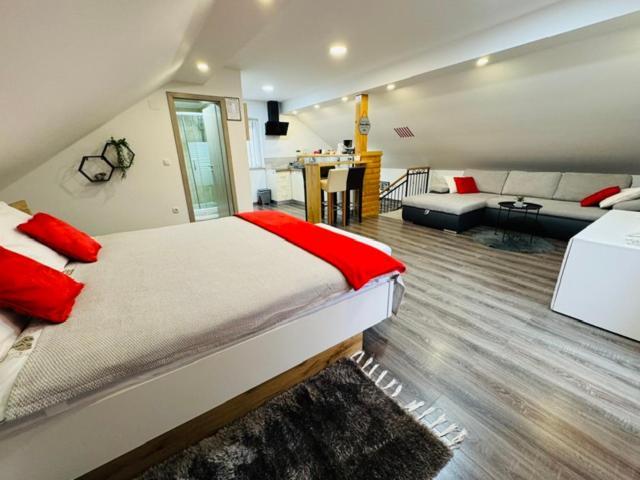 Apartments Paradise Licko Petrovo Selo Dış mekan fotoğraf