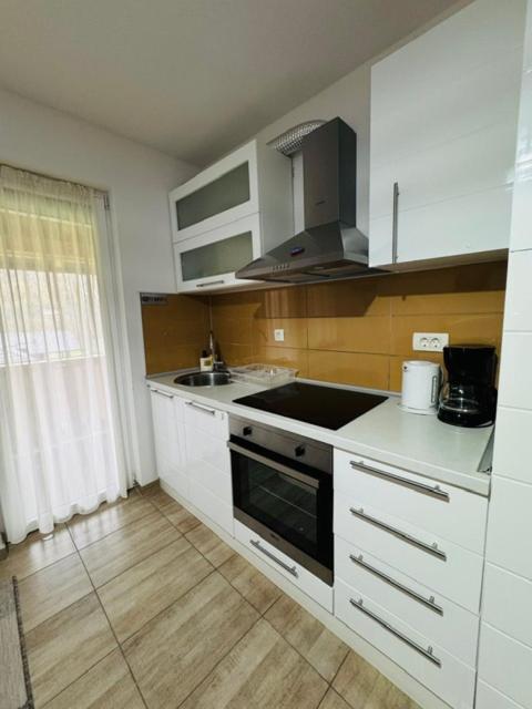 Apartments Paradise Licko Petrovo Selo Dış mekan fotoğraf