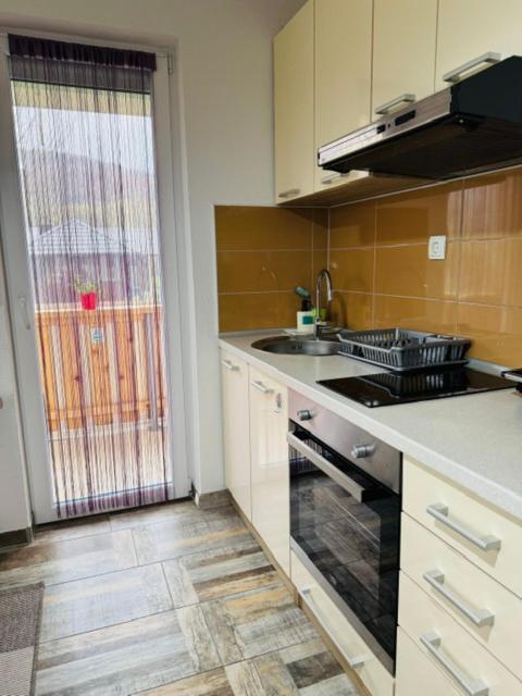 Apartments Paradise Licko Petrovo Selo Dış mekan fotoğraf