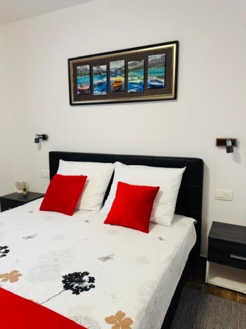 Apartments Paradise Licko Petrovo Selo Dış mekan fotoğraf
